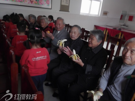 山東樂(lè)陵紅纓歐尚名城幼兒園開展重陽(yáng)節(jié)活動(dòng)