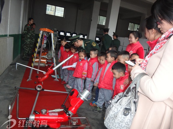 陜西華縣紅纓苗苗幼兒園開(kāi)展消防演習(xí)活動(dòng)