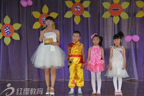 山東德州齊河紅纓紅太陽幼兒園舉辦慶六一跳蚤市場(chǎng)活動(dòng)