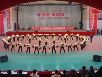 在本次的團(tuán)體賽中我園榮獲“團(tuán)體一等獎(jiǎng)”的好成績(jī)。