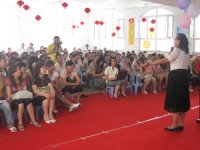 李久余老師用生動詼諧的語言，真實(shí)鮮活的案例，向家長介紹了什么是科學(xué)的幼兒教育，贏得了在場家長熱烈掌聲！