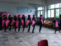 中秋節(jié)馬玉林幼兒園到敬老院慰問(wèn)。