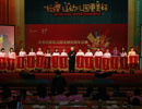 全國優(yōu)秀幼兒園獲獎?wù)吲c郭福昌理事長合影