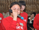 激動(dòng)淚盈滿(mǎn)眼眶