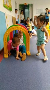 孩子們組建的陽(yáng)光體育，玩得不亦樂乎！