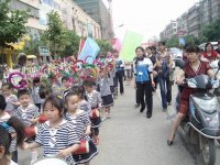 我們的禮儀小方隊(duì)！
