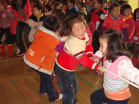 拉！拉！拉！別松勁呀！