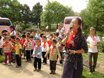 園長媽媽為爺爺、奶奶獻(xiàn)上歌曲