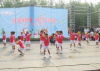 孩子們集體舞蹈！